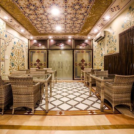 Collection O 36316 Hotel White Palace Jaipur Ngoại thất bức ảnh